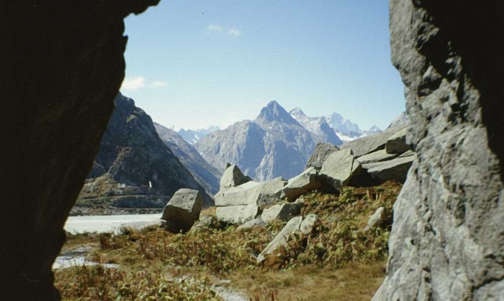 Ausblick auf Berggipfel